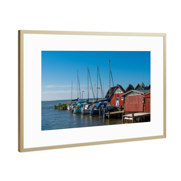 Poster mit Rahmen Gold "Althagen Bootshäuser" artboxONE - Natur,Reise,Architektur