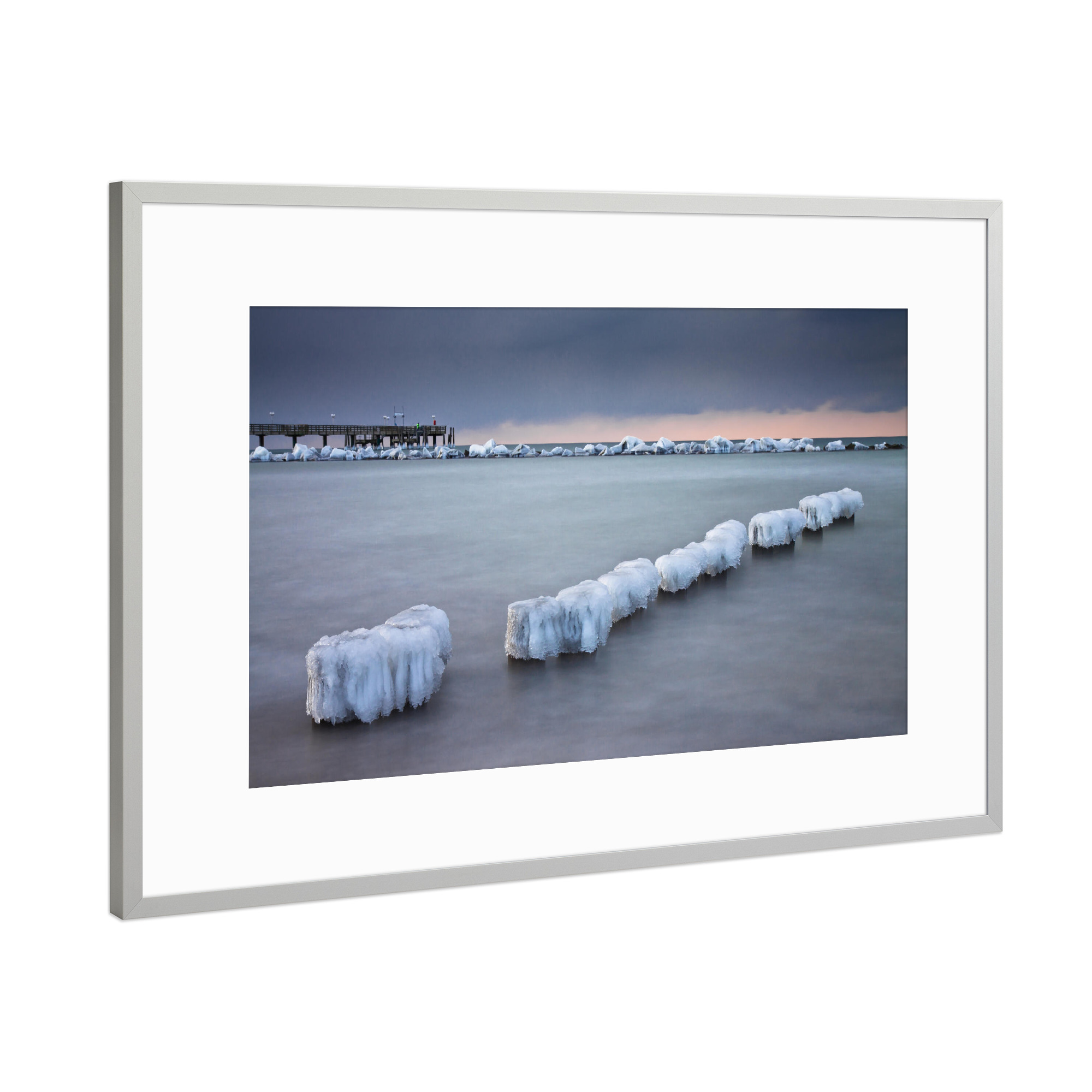 Poster mit Rahmen Silber "Buhne und Seebrücke" artboxONE - Natur,Reise,Architektur,Reise / Strand und Meer