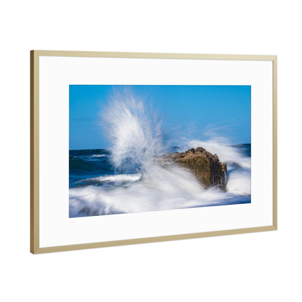Poster mit Rahmen Gold "Bunkerreste in der Ostsee" artboxONE - Natur,Reise,Architektur,Reise / Strand und Meer
