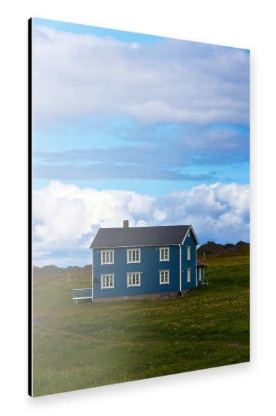 Alu-Dibond "Blaues Haus in Norwegen" 30x20 cm artboxONE