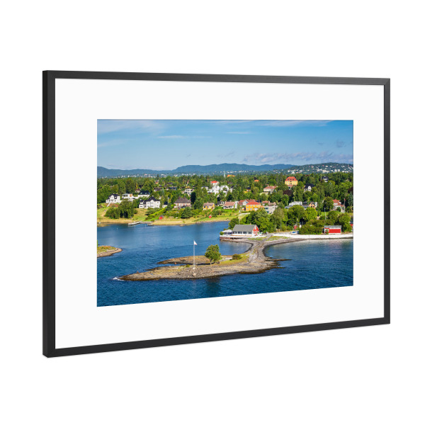 Poster mit Rahmen Schwarz (Metallic) "Oslofjord in Norwegen" artboxONE - Natur,Reise,Reise / Länder