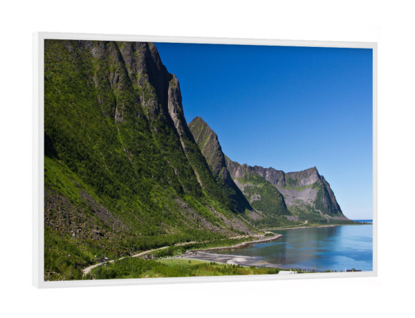 Poster mit weißem Rahmen "Küste auf Senja in Norwegen" artboxONE - Natur,Reise,Reise / Strand und Meer,Reise / Länder