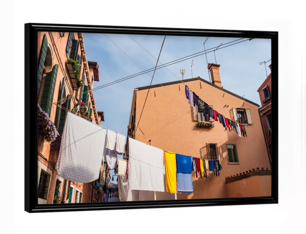 Poster mit schwarzem Rahmen "Wäscheleinen und Häuser" artboxONE - Reise,Architektur,Städte / Venedig,Reise / Länder