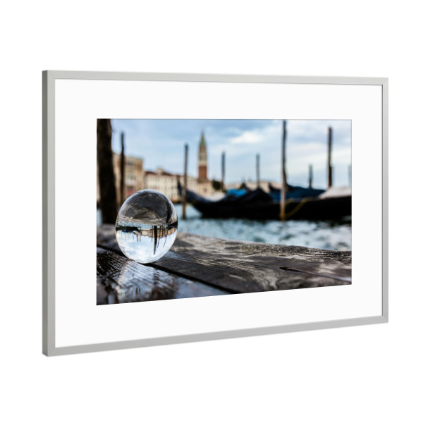 Poster mit Rahmen Silber "Glaskugel in Venedig" artboxONE - Städte,Reise,Städte / Venedig
