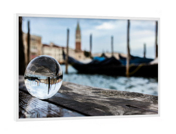 Poster mit weißem Rahmen "Glaskugel in Venedig" artboxONE - Städte,Reise,Städte / Venedig