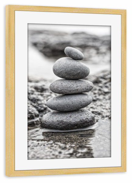 Poster mit Rahmen kiefer "Steinturm an der Felsenküste" artboxONE - Schwarzweiß,Reise / Strand und Meer