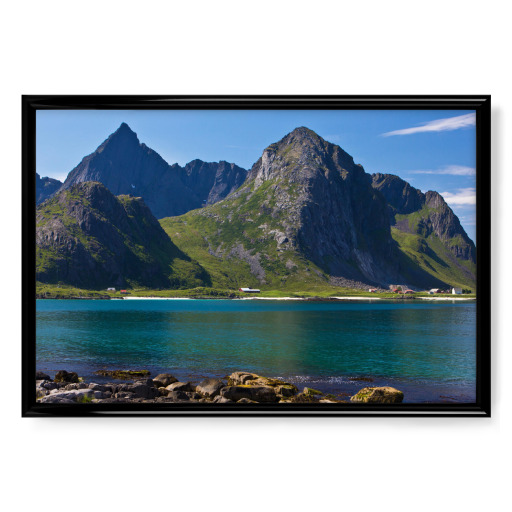 Berge am Fjord auf den Lofoten