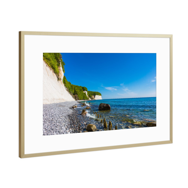 Poster mit Rahmen Gold "Buhne, Steine, Kreidefelsen" artboxONE - Natur,Reise,Reise / Strand und Meer