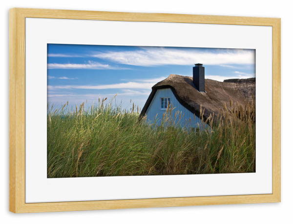 Poster mit Rahmen kiefer "Haus in den Dünen in Ahrenshoop" artboxONE - Natur,Reise,Architektur,Reise / Strand und Meer