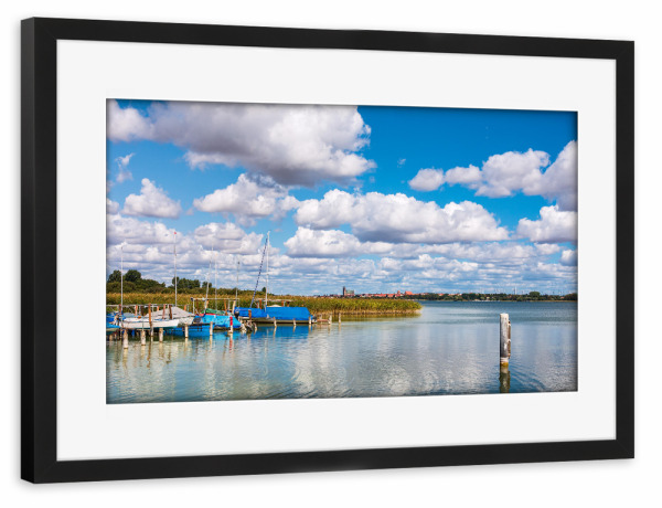 Poster mit Rahmen schwarz "Boote am Unterrucksee" artboxONE - Natur,Reise