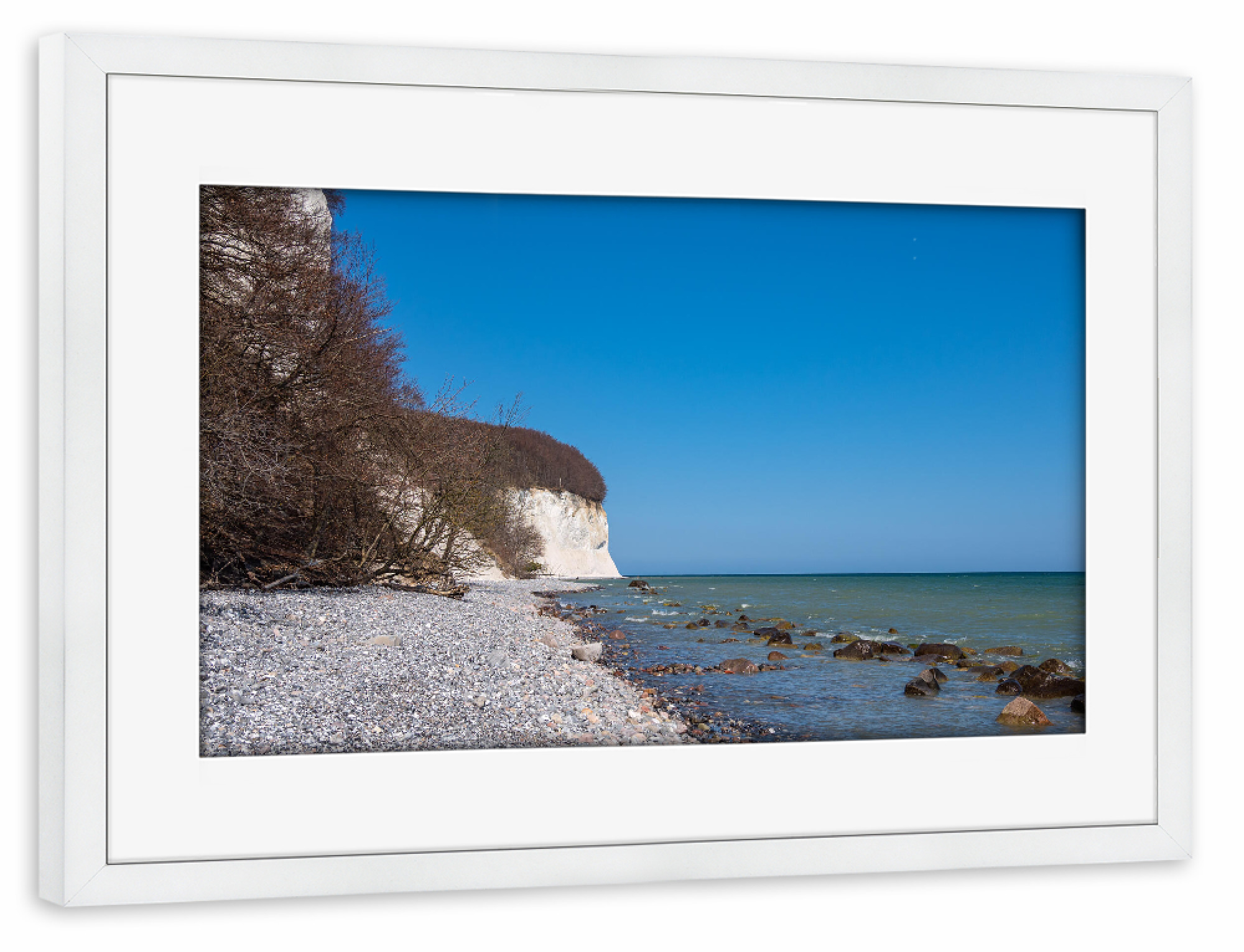 Poster mit Rahmen weiß "Kreidefelsen, Bäume und Steine" artboxONE - Natur,Reise,Reise / Strand und Meer
