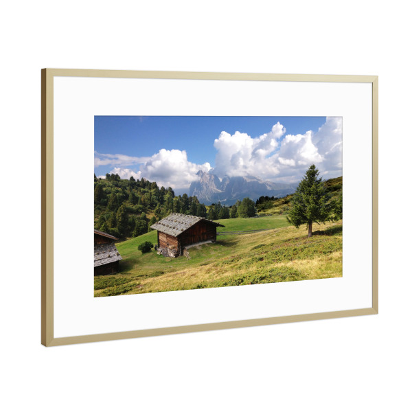Poster mit Rahmen Gold "Alm in Südtirol" artboxONE - Natur,Reise,Architektur