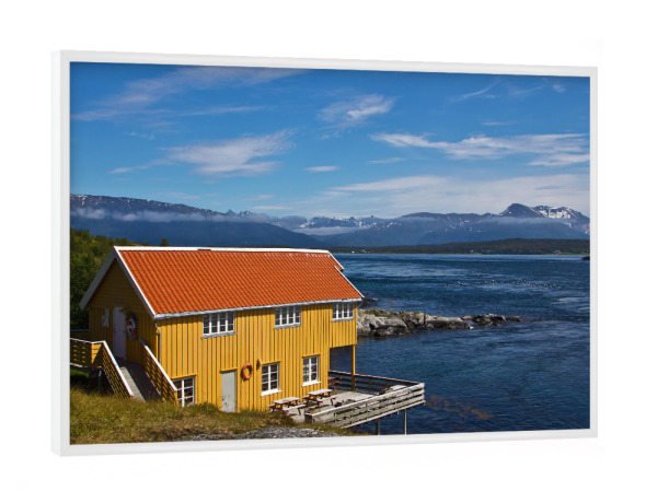 Poster mit weißem Rahmen "Haus am Fjord" artboxONE - Natur,Reise,Architektur,Reise / Strand und Meer,Reise / Länder