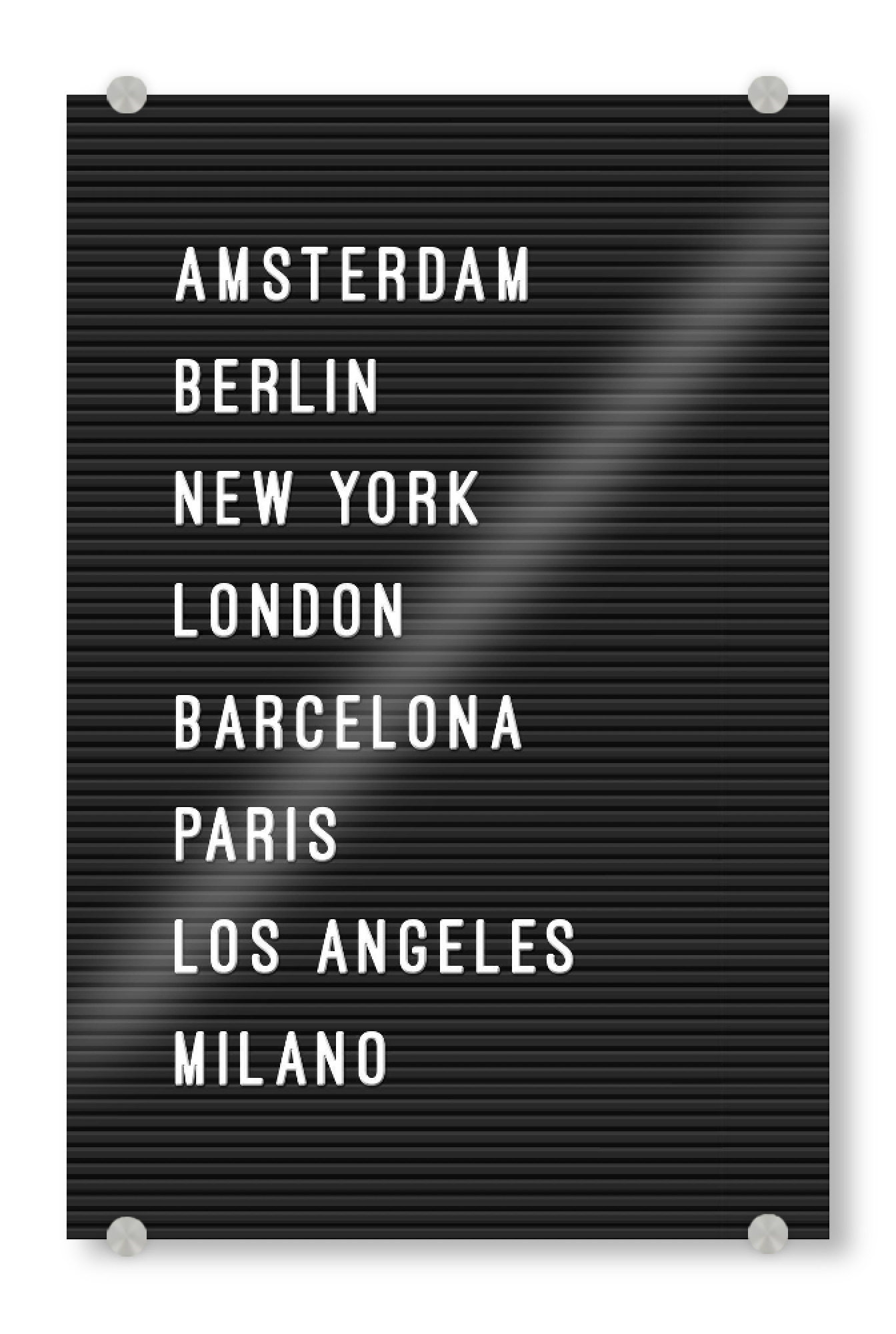 Acrylglasbild "Letterboard Städte Welt" artboxONE - Städte,Städte / New York,Typografie,Reise,Schwarzweiß