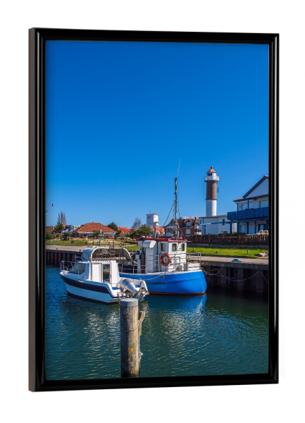 Poster mit schwarzem Rahmen "Fischerboote in Timmendorf" artboxONE - Natur,Reise,Architektur,Reise / Strand und Meer