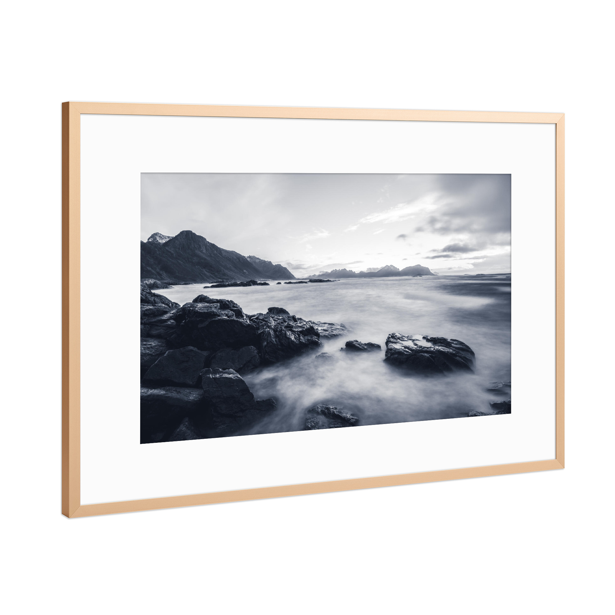Poster mit Rahmen Kupfer "Norwegian Coast Monochrome" artboxONE - Natur