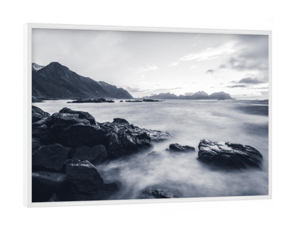 Poster mit weißem Rahmen "Norwegian Coast Monochrome" artboxONE - Natur