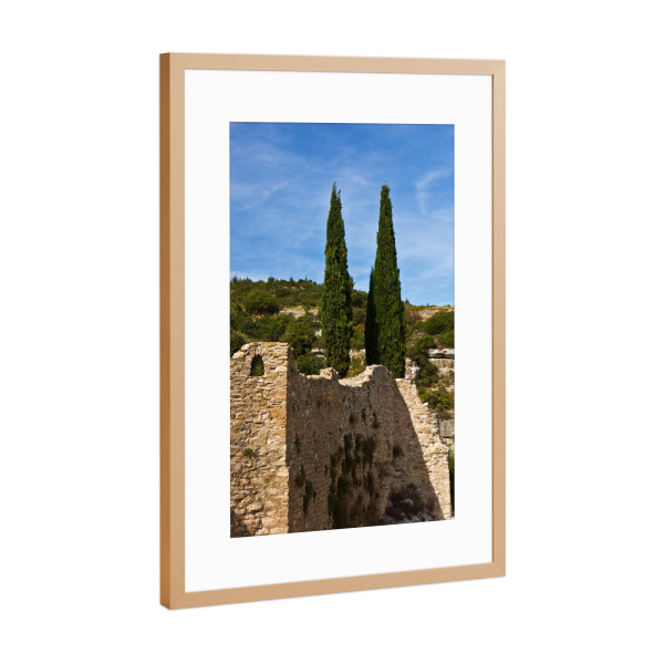 Poster mit Rahmen Kupfer "Alte Mauer mit Zypressen" artboxONE - Natur,Reise,Architektur,Reise / Länder
