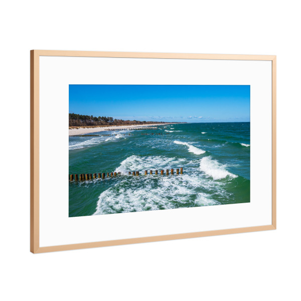 Poster mit Rahmen Kupfer "Strand, Wellen und Buhnen" artboxONE - Natur,Reise,Reise / Strand und Meer
