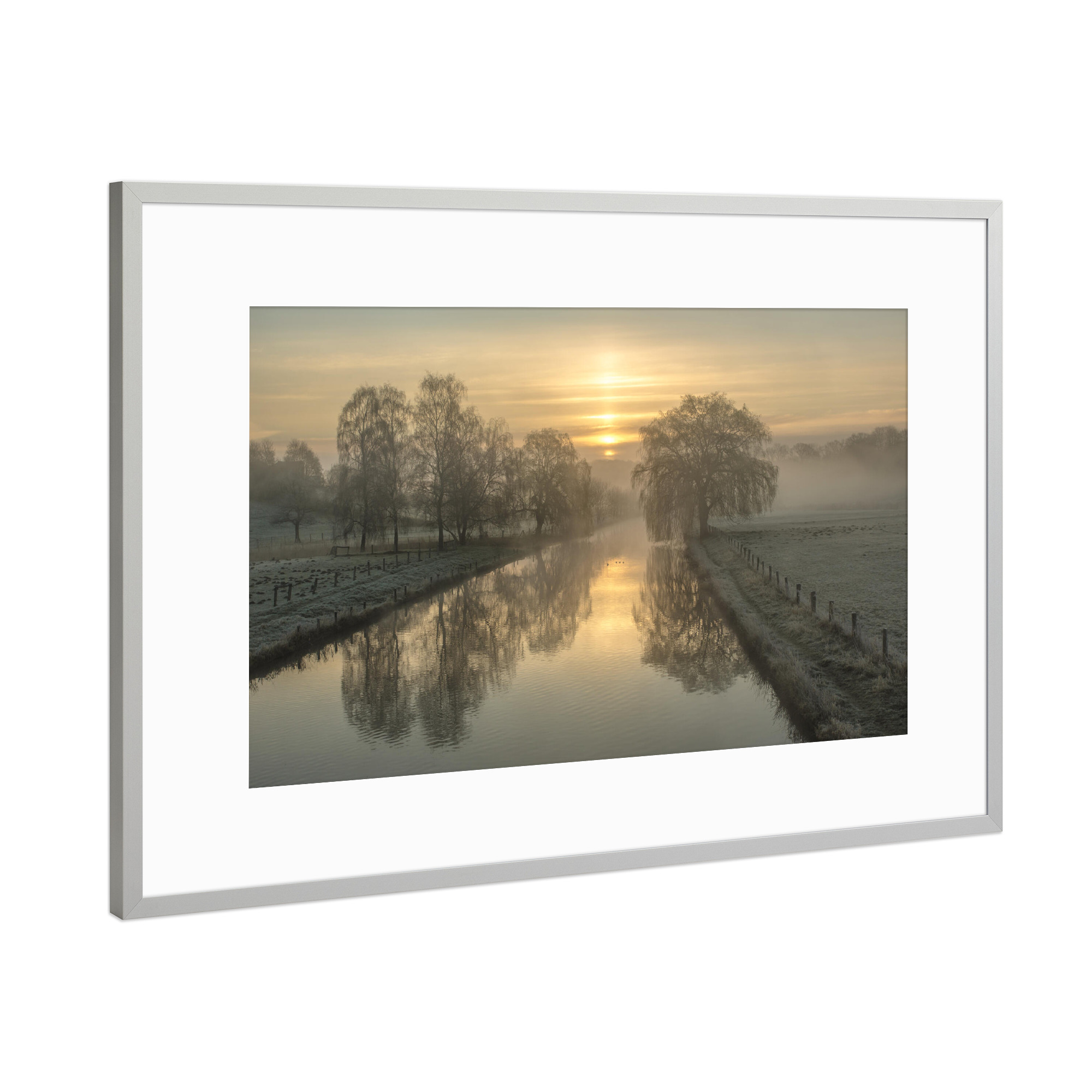 Poster mit Rahmen Silber "Frostiger Morgen an der Trave" artboxONE - Natur,Reise / Länder