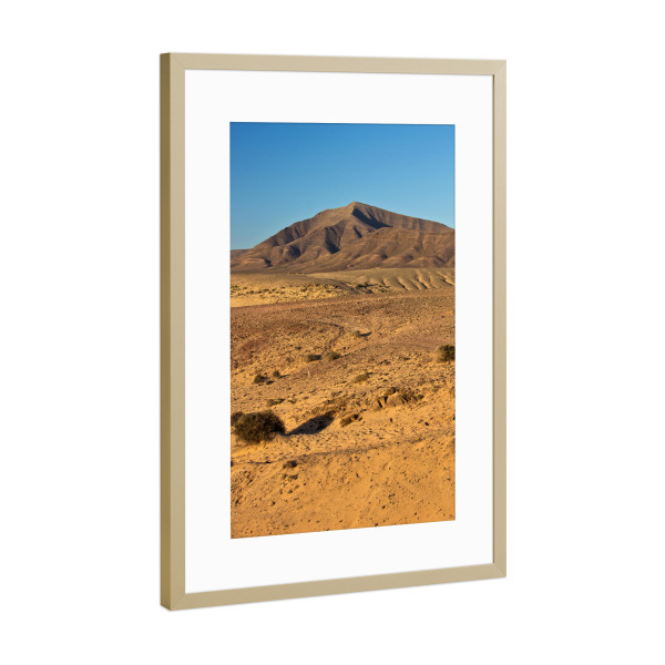 Poster mit Rahmen Gold "Berg auf Lanzarote" artboxONE - Natur,Reise,Reise / Länder