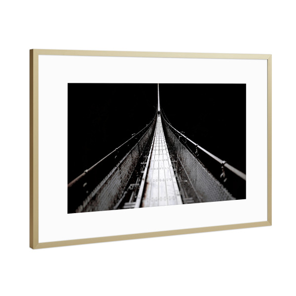 Poster mit Rahmen Gold "Geierlay" artboxONE - Menschen,Schwarzweiß,Architektur,Streetart