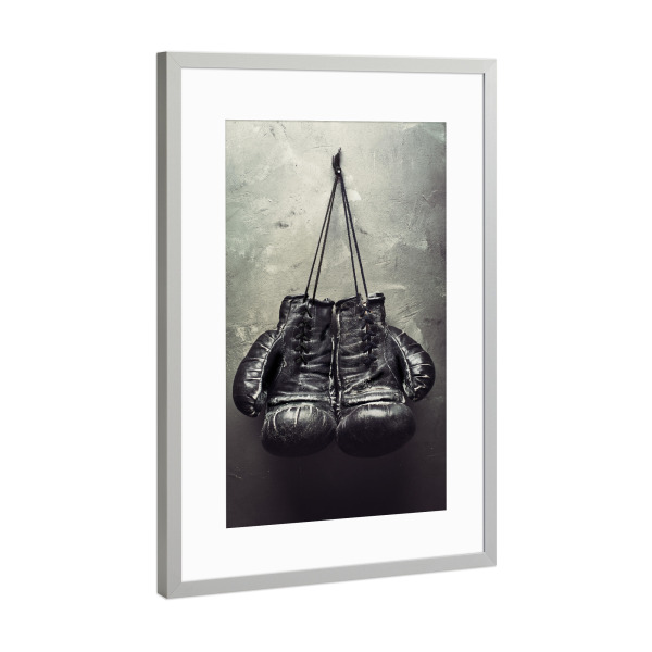 Poster mit Rahmen Silber "Boxhandschuhe" artboxONE - Menschen,Sport,Sport / Motivation - Box,Boxing,Handschuhe,Kampf,Fight,Ring,Gloves,Sport,Wettkampf