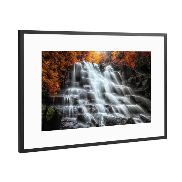Poster mit Rahmen Schwarz (Metallic) "Waterfall in autumn" artboxONE - Natur,Reise,Reise / Asien,Reise / Länder