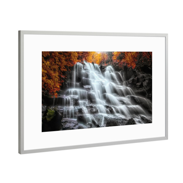 Poster mit Rahmen Silber "Waterfall in autumn" artboxONE - Natur,Reise,Reise / Asien,Reise / Länder