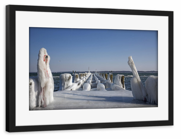 Poster mit Rahmen schwarz "Ein Wintertag in Travemünde" artboxONE - Natur,Reise / Strand und Meer,Reise / Länder