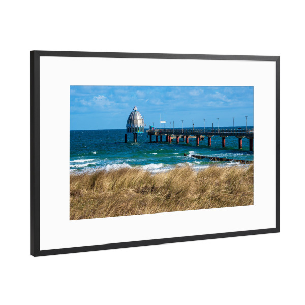 Poster mit Rahmen Schwarz (Metallic) "Meer, Dünengras und Seebrücke" artboxONE - Natur,Reise,Architektur,Reise / Strand und Meer
