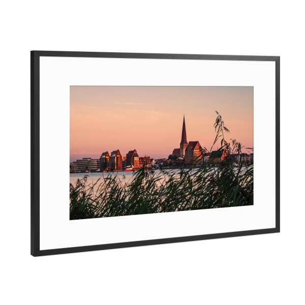 Poster mit Rahmen Schwarz (Metallic) "Schilf und Rostock" artboxONE - Natur,Reise,Architektur,Städte / Weitere