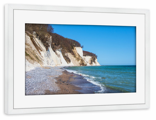 Poster mit Rahmen weiß "Kreidefelsen im Frühling" artboxONE - Natur,Reise,Reise / Strand und Meer