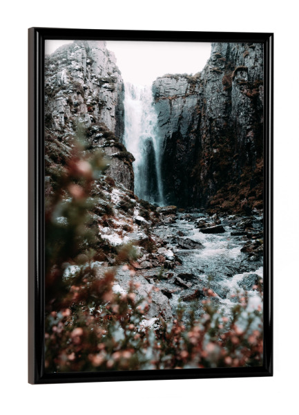 Poster mit schwarzem Rahmen "Verträumter Wasserfall" artboxONE - Natur,Reise,Abstrakt,Reise / Länder