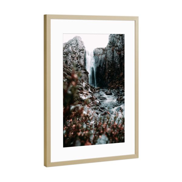 Poster mit Rahmen Gold "Verträumter Wasserfall" artboxONE - Natur,Reise,Abstrakt,Reise / Länder