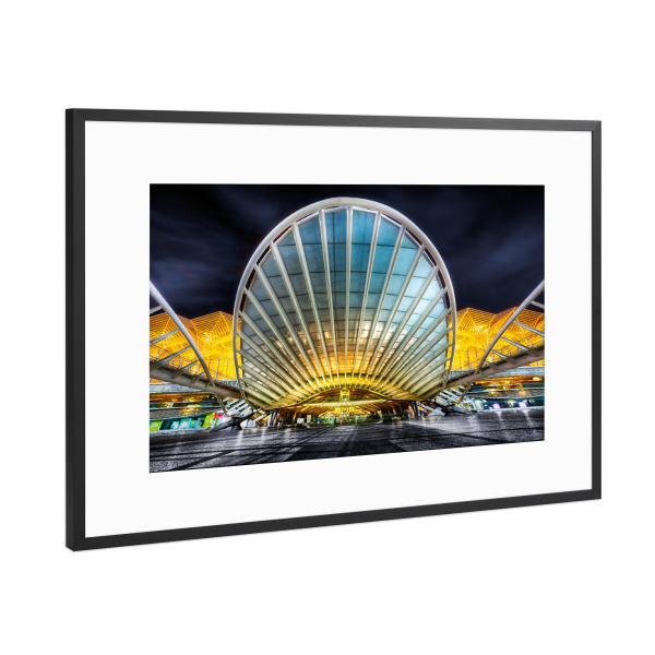 Poster mit Rahmen Schwarz (Metallic) "Bahnhof Oriente" artboxONE - Reise,Architektur