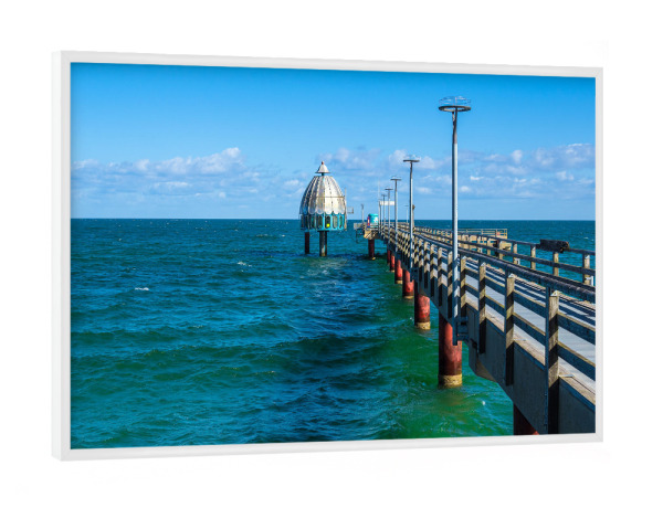 Poster mit weißem Rahmen "Ostsee mit Seebrücke" artboxONE - Natur,Reise,Architektur,Reise / Strand und Meer