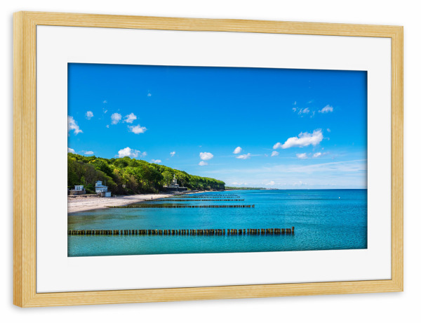 Poster mit Rahmen kiefer "Buhnen, Wald und Meer" artboxONE - Natur,Reise,Reise / Strand und Meer