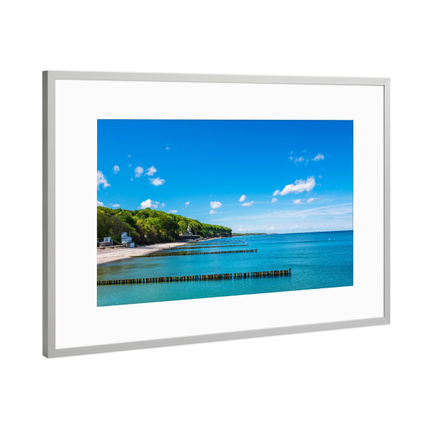 Poster mit Rahmen Silber "Buhnen, Wald und Meer" artboxONE - Natur,Reise,Reise / Strand und Meer