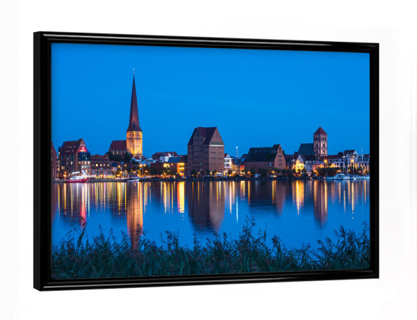 Poster mit schwarzem Rahmen "Skyline zur blauen Stunde" artboxONE - Natur,Reise,Architektur,Städte / Weitere