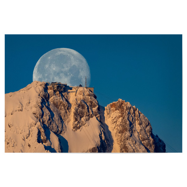 Poster "Mond hinter der Zugspitze" artboxONE - Natur - Mond,Zugspitze,Landschaft,Natur,Vollmond,Bayern,Nature,Moon,Berg,Mountain