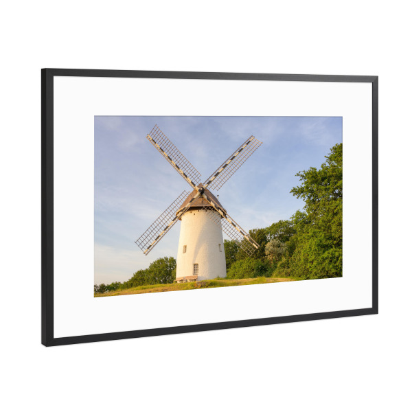 Poster mit Rahmen Schwarz (Metallic) "Egelsbergmühle in Krefeld" artboxONE - Städte,Architektur