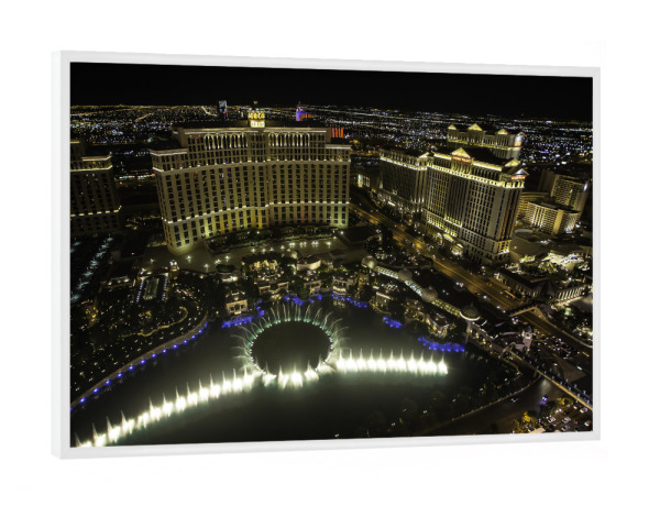 Poster mit weißem Rahmen "Vegas bei Nacht" artboxONE - Reise,Architektur,Reise / Länder,Städte / Las Vegas