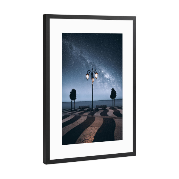Poster mit Rahmen Schwarz (Metallic) "With the Stars" artboxONE - Natur,Reise,Galaxy
