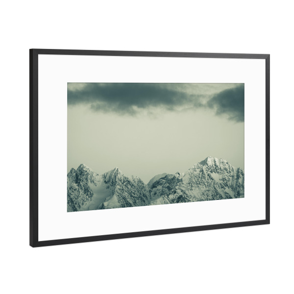 Poster mit Rahmen Schwarz (Metallic) "Schneeberge" artboxONE - Natur