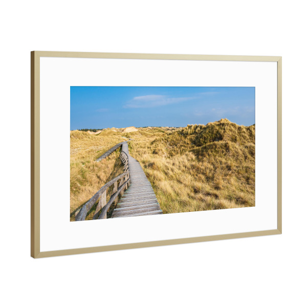 Poster mit Rahmen Gold "Bohlenweg und Düne" artboxONE - Natur,Reise