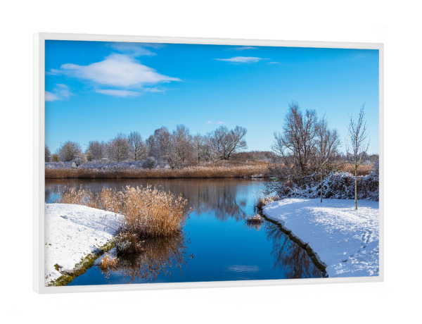 Poster mit weißem Rahmen "Fluss Warnow im Winter" artboxONE - Natur,Reise