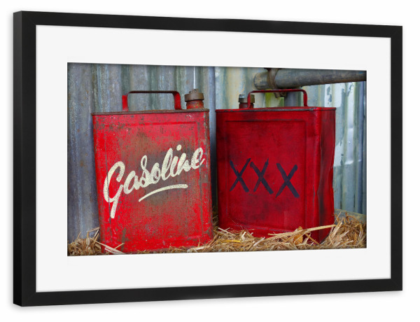 Poster mit Rahmen schwarz "Rote Benzinkanister" artboxONE - Reise,Sport / Motorsport,Automobile