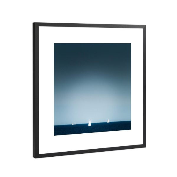 Poster mit Rahmen Schwarz (Metallic) "Blue Sea" artboxONE - Natur,Reise / Strand und Meer