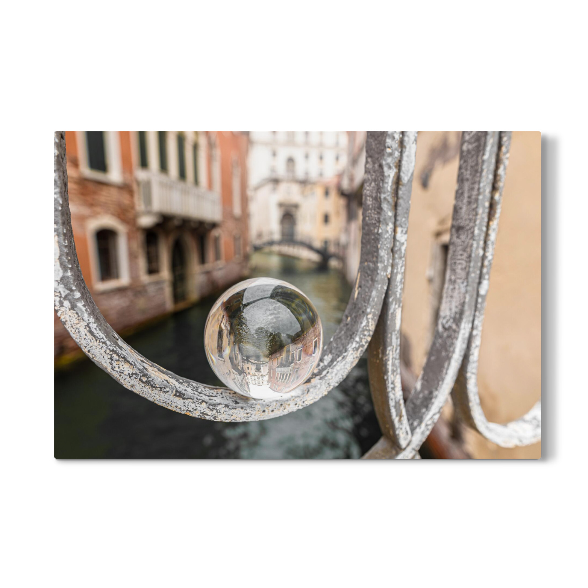 Galerie-Print "Glaskugel mitten in Venedig" 30x20 cm artboxONE